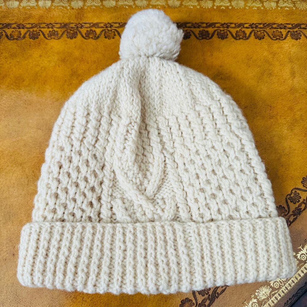 Carbery Hand Knit Pure Ireland Wool Chunky Cable Irish Cream Beanie Pom Pom Hat